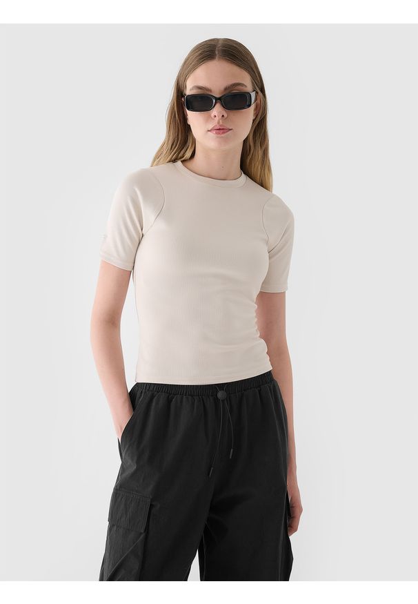 4f - 4F T-shirt slim crop-top gładki damski - beżowy S. Okazja: na co dzień. Kolor: beżowy. Materiał: materiał, syntetyk, prążkowany, dzianina. Długość rękawa: krótki rękaw. Długość: krótkie. Wzór: gładki. Styl: casual, sportowy