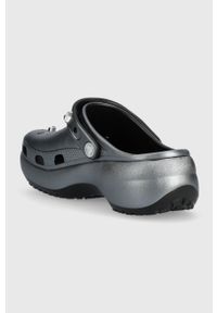 Crocs klapki Classic Platform Crystals Pearls Clog damskie kolor czarny na platformie 208342. Kolor: czarny. Obcas: na platformie #4