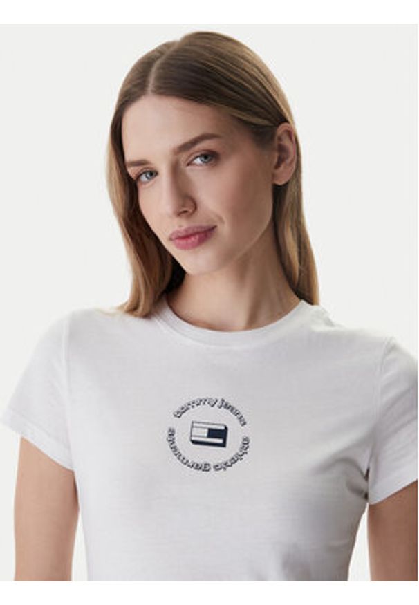 Tommy Jeans T-Shirt DW0DW22273 Biały Slim Fit. Kolor: biały. Materiał: bawełna