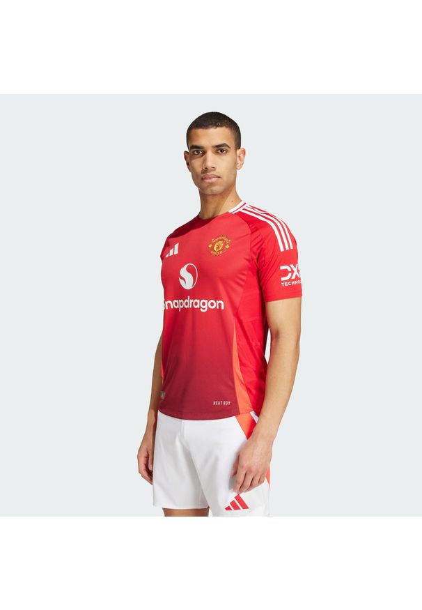 Adidas - Koszulka Manchester United 24/25 Home Authentic. Kolor: czerwony. Materiał: materiał. Sport: piłka nożna