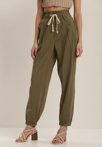 Renee - Zielone Spodnie Nethiphoia. Stan: podwyższony. Kolor: zielony. Materiał: bawełna. Długość: długie. Wzór: prążki, aplikacja #4