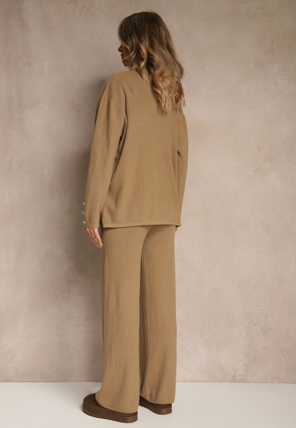 Renee - Beżowy Komplet z Dzianiny z Bawełną Spodnie Kardigan i T-shirt z Golfem Ralonia. Kolor: beżowy. Materiał: dzianina, bawełna