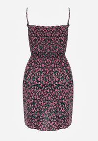 Renee - Czarno-Różowa Sukienka z Bawełny na Cienkich Ramiączkach z Gumką w Talii Tessinia. Okazja: na co dzień. Typ kołnierza: dekolt w łódkę. Kolor: czarny. Materiał: bawełna. Długość rękawa: na ramiączkach. Typ sukienki: proste. Styl: wakacyjny, casual, klasyczny, elegancki #8