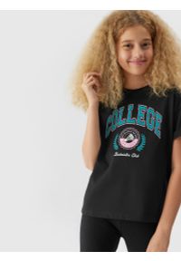 4f - 4F T-shirt z nadrukiem dziewczęcy - czarny 128 (7-8 lat). Kolor: czarny. Materiał: bawełna. Długość rękawa: krótki rękaw. Wzór: nadruk. Sezon: lato