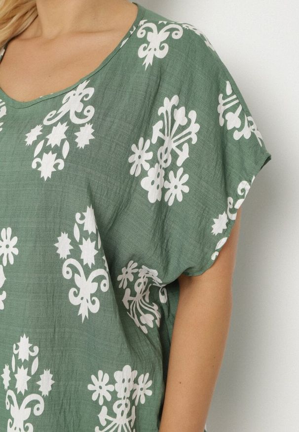 Born2be - Zielona Bluzka z Wiskozy we Wzór w Stylu Boho Lunaseia. Okazja: na co dzień. Kolor: zielony. Materiał: wiskoza. Styl: boho