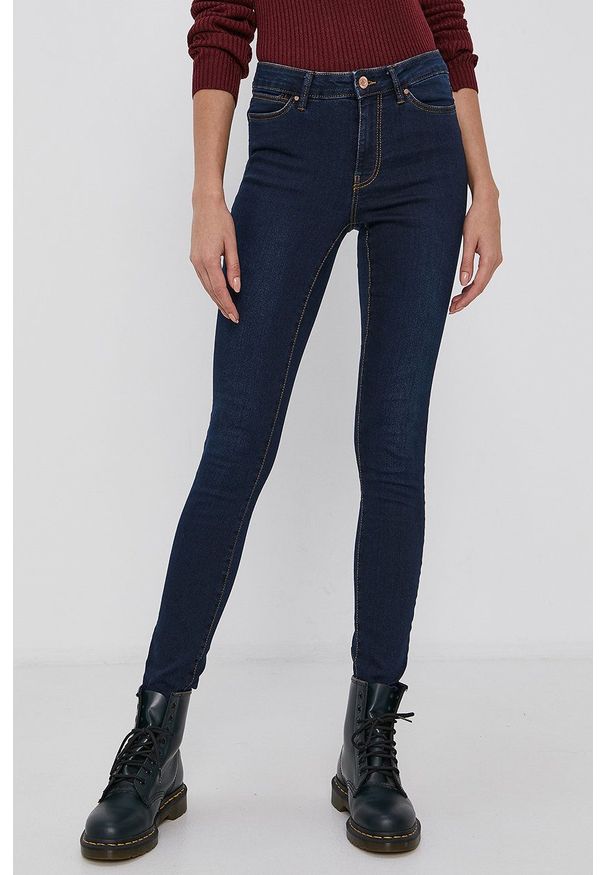 Vero Moda Jeansy damskie medium waist. Kolor: niebieski