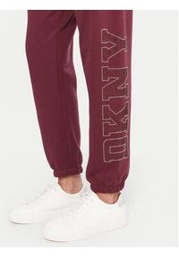 DKNY Sport Spodnie dresowe DP5P3737 Bordowy Regular Fit. Kolor: czerwony. Materiał: bawełna #4