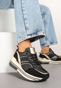 Born2be - Czarne Sneakersy na Grubej Podeszwie z Cyrkoniami i Metalicznymi Ozdobami Tawiela. Okazja: na co dzień. Kolor: czarny. Materiał: jeans. Wzór: aplikacja