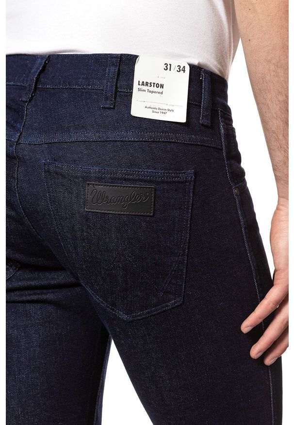 Wrangler - SPODNIE MĘSKIE WRANGLER LARSTON BLUE BURN W18SHN32A 112127506