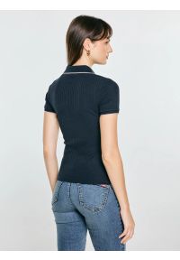 Big-Star - koszulka damska polo z kontrastowym wykończeniem granatowa sessa 403. Okazja: na co dzień. Typ kołnierza: polo. Kolor: niebieski. Materiał: jeans, dzianina, bawełna, prążkowany, elastan. Wzór: ze splotem. Styl: casual, klasyczny #7