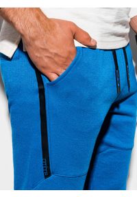 Ombre Clothing - Spodnie męskie dresowe joggery P919 - niebieskie - XXL. Kolor: niebieski. Materiał: dresówka. Wzór: nadruk