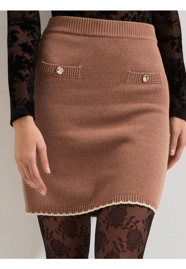 Sinsay - Swetrowa spódnica mini - brązowy. Kolor: brązowy