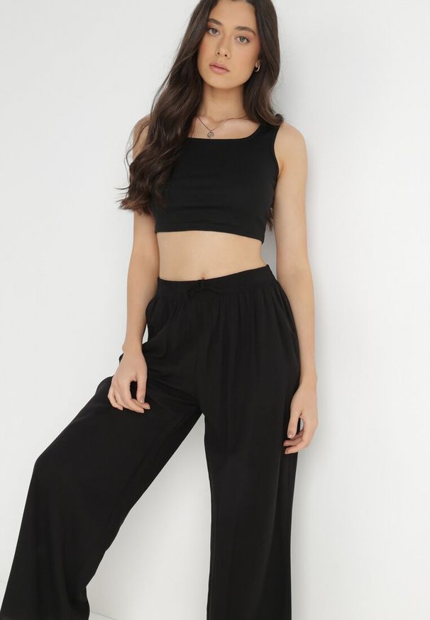 Born2be - Czarne Spodnie Sharrill. Kolor: czarny. Materiał: wiskoza. Długość: długie. Wzór: jednolity, gładki, aplikacja. Styl: elegancki