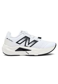 Buty dziecięce New Balance FuelCell Propel v5 PAFCPRC5 – białe. Kolor: biały. Materiał: guma, syntetyk. Szerokość cholewki: normalna. Sport: bieganie