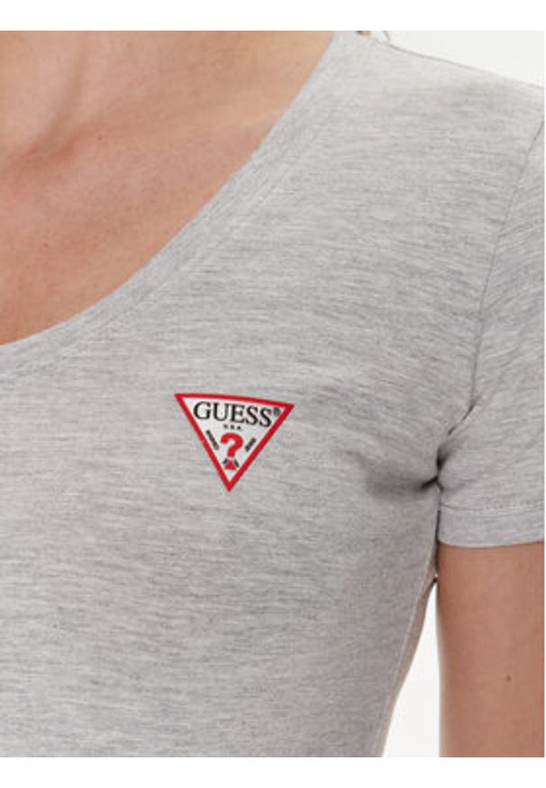 Guess T-Shirt W2YI45 J1314 Szary Slim Fit. Kolor: szary. Materiał: bawełna