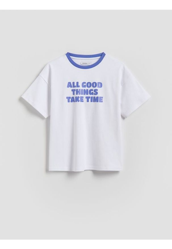 Reserved - T-shirt z napisem - złamana biel. Materiał: bawełna. Wzór: napisy