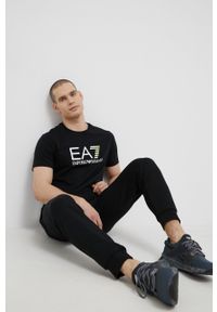 EA7 Emporio Armani t-shirt bawełniany kolor czarny z nadrukiem. Okazja: na co dzień. Kolor: czarny. Materiał: bawełna. Wzór: nadruk. Styl: casual
