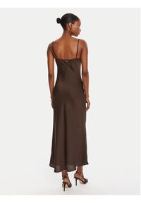 Guess Sukienka codzienna W5GK85 WH9C2 Brązowy Regular Fit. Okazja: na co dzień. Kolor: brązowy. Materiał: syntetyk. Typ sukienki: proste. Styl: casual #4