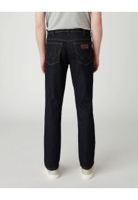 Wrangler - WRANGLER TEXAS MĘSKIE SPODNIE JEANSOWE SLIM DARK RINSE W12SP690A