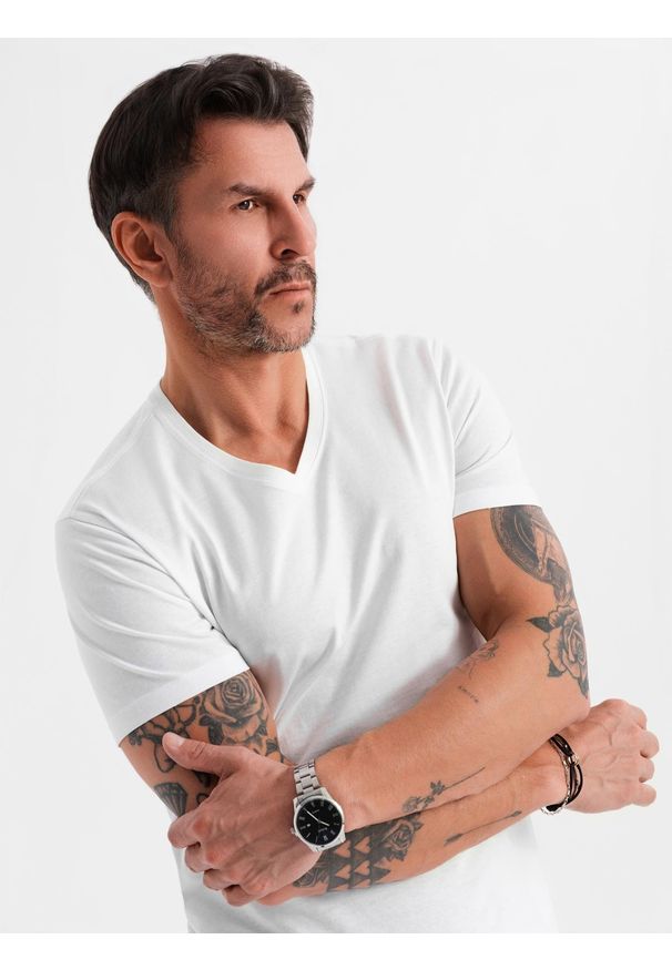 Ombre Clothing - Klasyczna męska bawełniana koszulka z dekoltem w serek BASIC – biała V4 OM-TSBS-0237 - XXL. Typ kołnierza: dekolt w serek. Kolor: biały. Materiał: bawełna. Styl: klasyczny