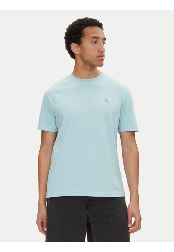 Calvin Klein Jeans T-Shirt Painted J30J327523 Błękitny Regular Fit. Kolor: niebieski. Materiał: bawełna