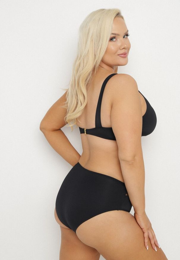 Born2be - Czarne Bikini Biustonosz i Majtki Typu Figi z Ażurowym Wzorem Lunella. Kolor: czarny. Wzór: ażurowy