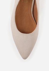 Renee - Beżowe Czółenka na Słupku z Wkładką ze Skóry Naturalnej i Szpiczastym Noskiem Tialani. Okazja: na co dzień. Nosek buta: szpiczasty. Kolor: beżowy. Materiał: skóra. Obcas: na słupku. Styl: elegancki, klasyczny, casual. Wysokość obcasa: średni #2