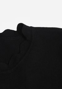 Renee - Czarna Dzianinowa Bluzka z Nieregularnymi Krawędziami Datria. Kolor: czarny. Materiał: dzianina #8