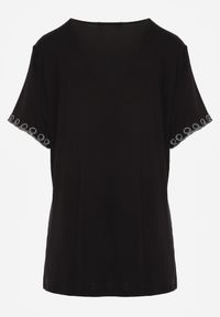 Born2be - Czarna Wiskozowa Bluzka na Krótki Rękaw z Etno Haftem z Metaliczną Nicią Aiopa. Okazja: do pracy, na co dzień, na spotkanie biznesowe. Kolekcja: plus size. Kolor: czarny. Materiał: wiskoza. Długość rękawa: krótki rękaw. Długość: krótkie. Wzór: haft. Styl: etno #7