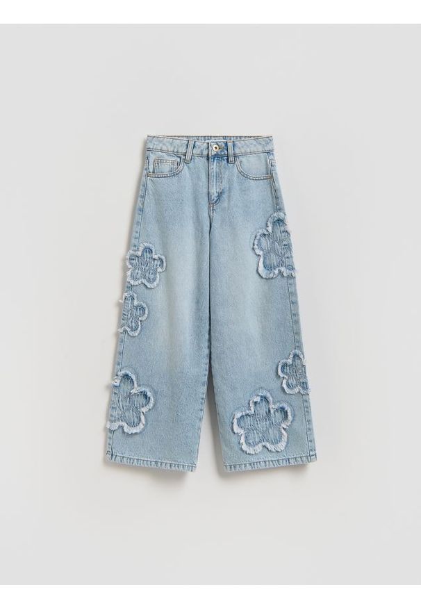 Reserved - Jeansy wide leg z aplikacjami - niebieski. Kolor: niebieski. Wzór: aplikacja