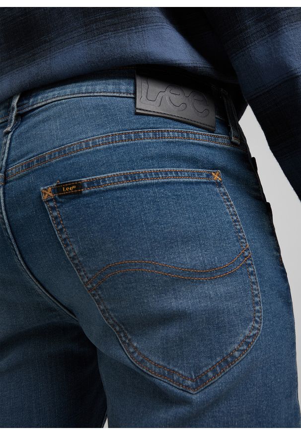Lee - LEE DAREN ZIP FLY MĘSKIE SPODNIE JEANSOWE MID WORN TINTED L707SQBG 112320167