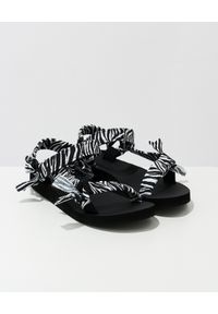 ARIZONA LOVE - Sandały Trekky w print zebry. Zapięcie: rzepy. Kolor: czarny. Materiał: bawełna, materiał. Wzór: motyw zwierzęcy, nadruk #3
