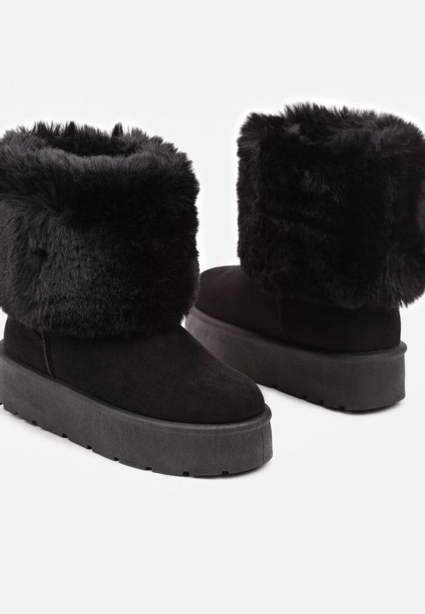 Born2be - Czarne Krótkie Śniegowce na Platformie z Futerkiem Naontia. Okazja: na co dzień. Kolor: czarny. Materiał: futro. Sezon: zima. Obcas: na platformie. Styl: elegancki, casual