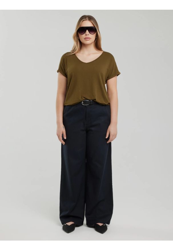 Big-Star - Koszulka damska o luźnym kroju khaki Valeria 303. Okazja: na co dzień. Kolor: zielony. Materiał: dzianina, wiskoza. Styl: casual, klasyczny