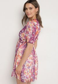 Born2be - Fioletowa Sukienka w Kwiatowy Wzór Rinovea. Okazja: na co dzień, na spacer. Kolor: fioletowy. Wzór: kwiaty. Sezon: lato. Styl: elegancki, casual #3