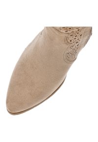 Beżowe Kozaki S.Barski Eleganckie Obuwie Damskie. Okazja: na co dzień. Kolor: beżowy. Materiał: materiał. Szerokość cholewki: normalna. Wzór: ażurowy, kwiaty. Obcas: na obcasie. Styl: elegancki. Wysokość obcasa: średni #6