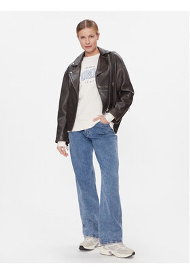 Tommy Jeans Jeansy Betsy Md Ls Cg4136 DW0DW17188 Granatowy Loose Fit. Kolor: niebieski