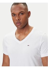 Tommy Jeans T-Shirt DM0DM04410 Biały Regular Fit. Kolor: biały. Materiał: bawełna #4