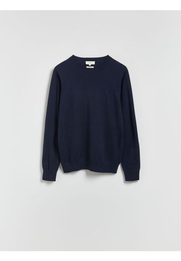 Reserved - Sweter z wełny merino - granatowy. Kolor: niebieski. Materiał: wełna