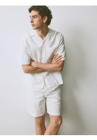 Reserved - Koszula comfort fit z dodatkiem lnu - biały. Kolor: biały. Materiał: len #1