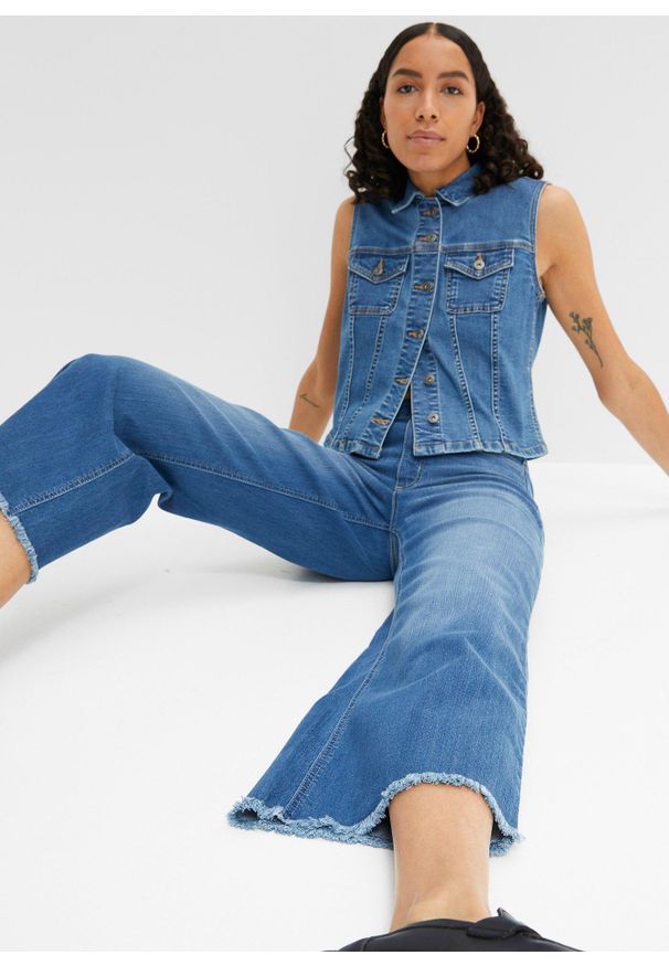 bonprix - Dżinsy 7/8 Wide Fit. Kolor: niebieski