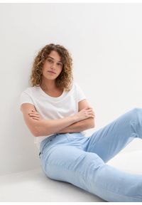 bonprix - "Spodnie twillowe w krótszej długości, z efektem ""used look""". Kolor: niebieski. Długość: krótkie #2