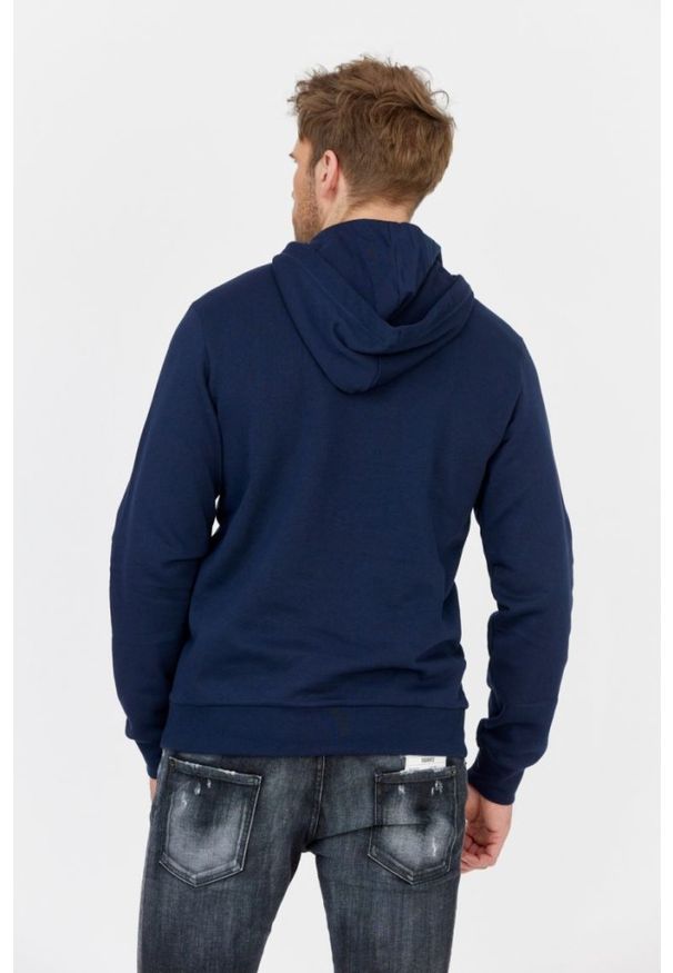 Emporio Armani - EMPORIO ARMANI Granatowa bluza męska z kapturem i logo, Rozmiar S. Typ kołnierza: kaptur. Kolor: niebieski. Materiał: prążkowany