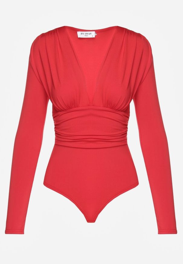 Renee - Czerwone Body z Wiskozą Ozdobione Marszczeniem i Głębokim Dekoltem Labona. Okazja: na spotkanie biznesowe, do pracy. Kolor: czerwony. Materiał: wiskoza. Wzór: aplikacja. Styl: biznesowy, elegancki