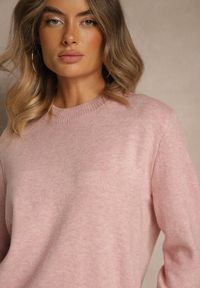 Renee - Jasnoróżowy Sweter z Wełną i Bawełną Ozdobiony Ściągaczami Tiosinda. Okazja: na co dzień. Kolor: różowy. Materiał: wełna, bawełna. Wzór: aplikacja. Styl: casual