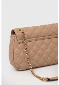 Guess torebka kolor beżowy. Kolor: beżowy. Materiał: pikowane. Rodzaj torebki: na ramię #4