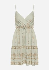 Born2be - Jasnozielona Sukienka Boho z Wiskozy na Ramiączkach Zdobiona Metalicznym Haftem Saleriela. Okazja: na spacer, na co dzień. Kolor: zielony. Materiał: wiskoza. Długość rękawa: na ramiączkach. Wzór: haft, aplikacja. Typ sukienki: rozkloszowane. Styl: boho #5