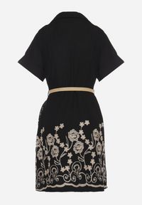 Born2be - Czarna Bawełniana Sukienka Koszulowa o Rozkloszowanym Kroju z Paskiem i Haftem Nalione. Okazja: na co dzień, na imprezę. Typ kołnierza: kołnierzyk klasyczny. Kolor: czarny. Materiał: bawełna. Długość rękawa: krótki rękaw. Wzór: haft. Typ sukienki: koszulowe. Styl: klasyczny, casual, elegancki #4