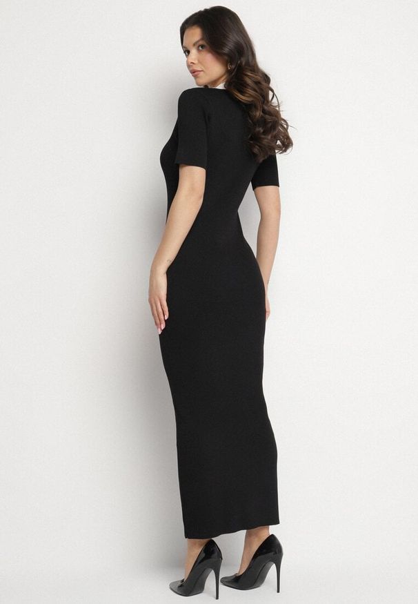 Born2be - Czarna Dopasowana Sukienka z Dzianiny z Wiskozy w Eleganckim Stylu Peliora. Okazja: na co dzień, na spacer. Kolor: czarny. Materiał: dzianina, wiskoza. Długość rękawa: krótki rękaw. Sezon: wiosna. Styl: elegancki
