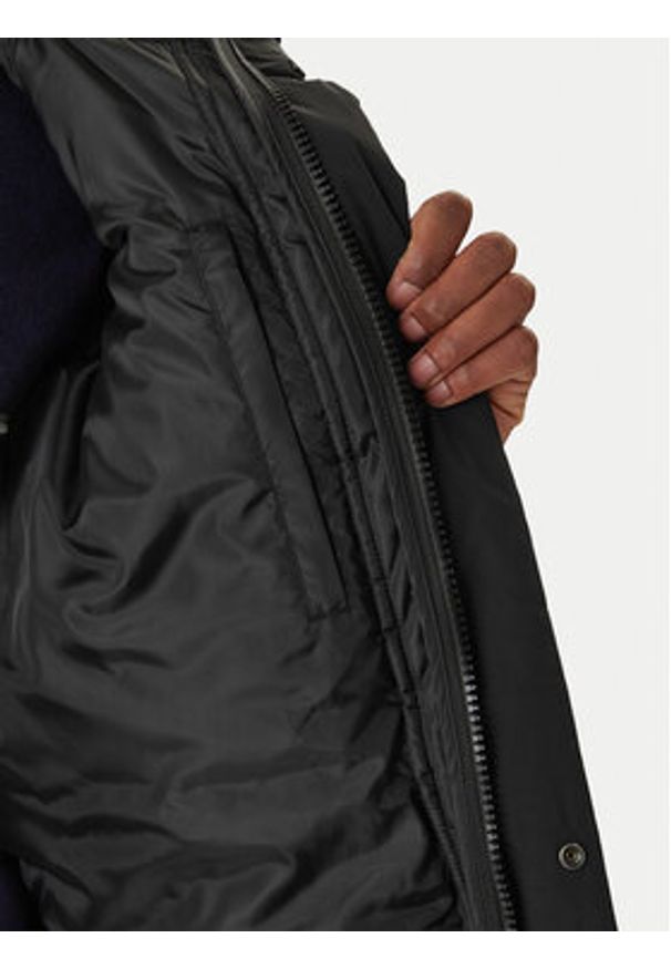 Lacoste Kurtka puchowa BH6162 Czarny Regular Fit. Kolor: czarny. Materiał: syntetyk